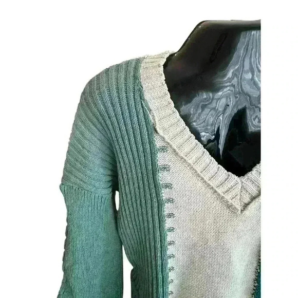 POL Womens Size Medium M  Sweater Green Cream Quilted Cable Knit Vneck Boho - Picture 3 of 13